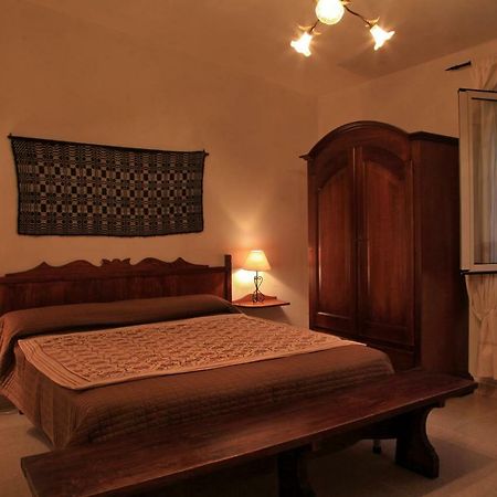S'Ulumu Guest House ดอร์กาลี ภายนอก รูปภาพ