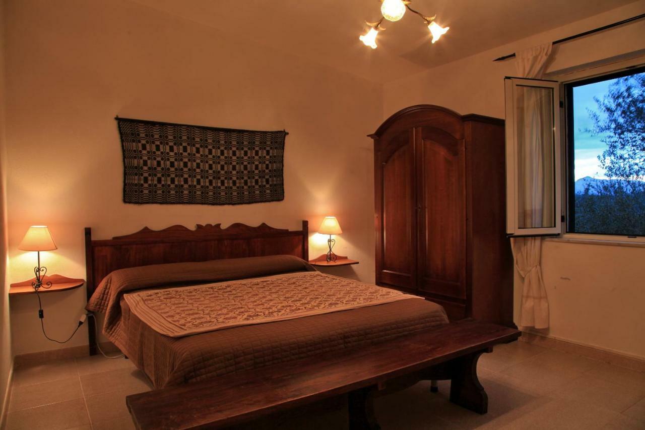 S'Ulumu Guest House ดอร์กาลี ภายนอก รูปภาพ